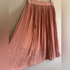 Elegant Blush Pleated Midi Skirt